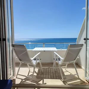 https://apartamento-primera-linea-roca-chica.1costadelsol.com